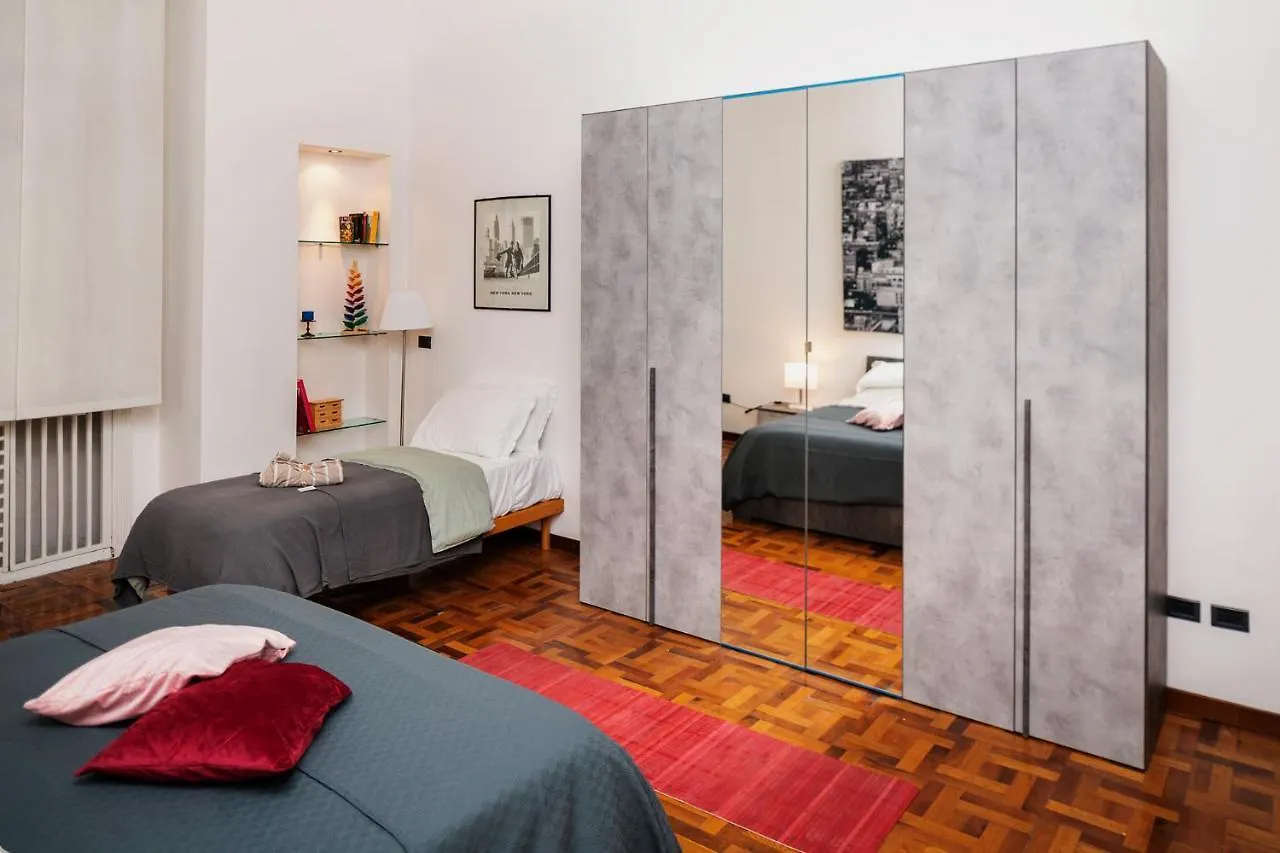 Central Apartment Milano Italia